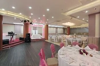 Otel Forum 3*