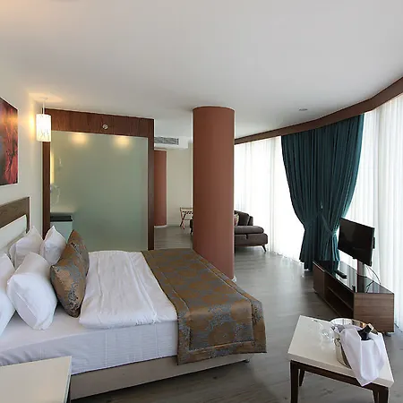 Otel Forum 3*