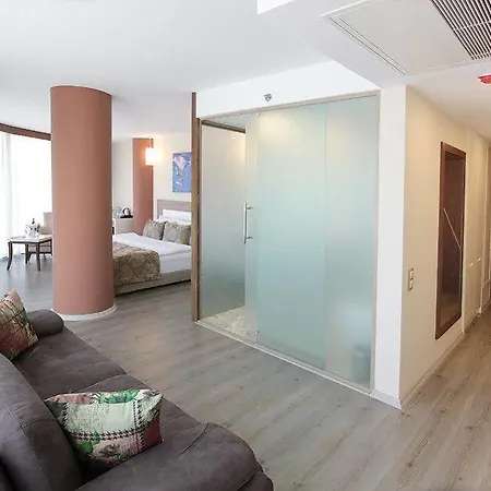 Otel Forum 3*